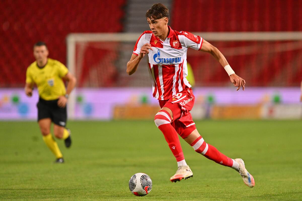 Aleksa Damjanović u dresu Zvezde.