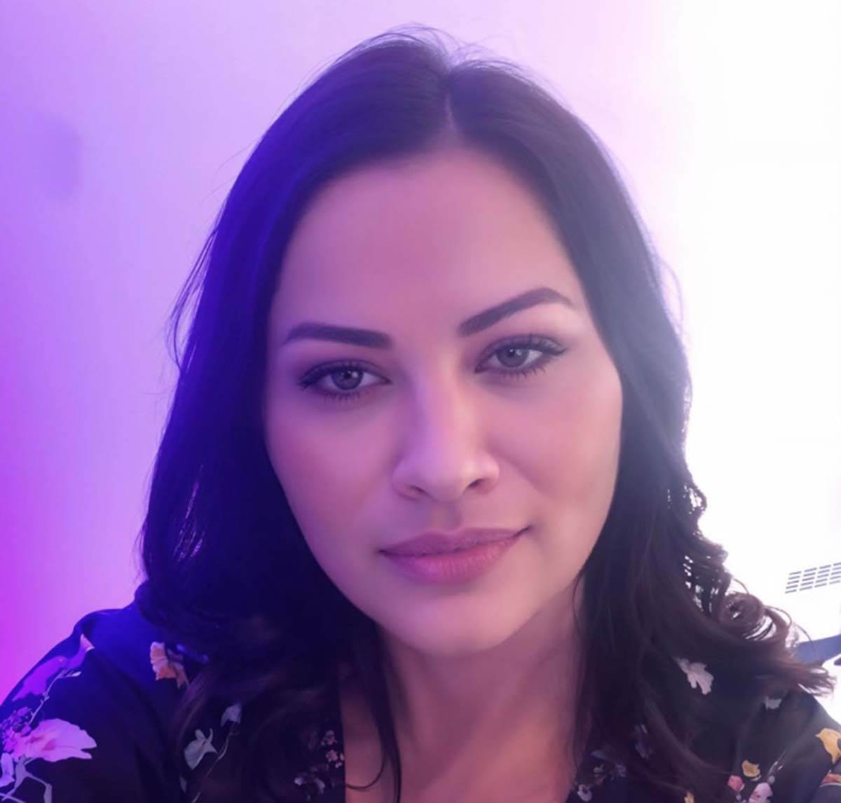 Čime se Jana bavila pre pevanja?