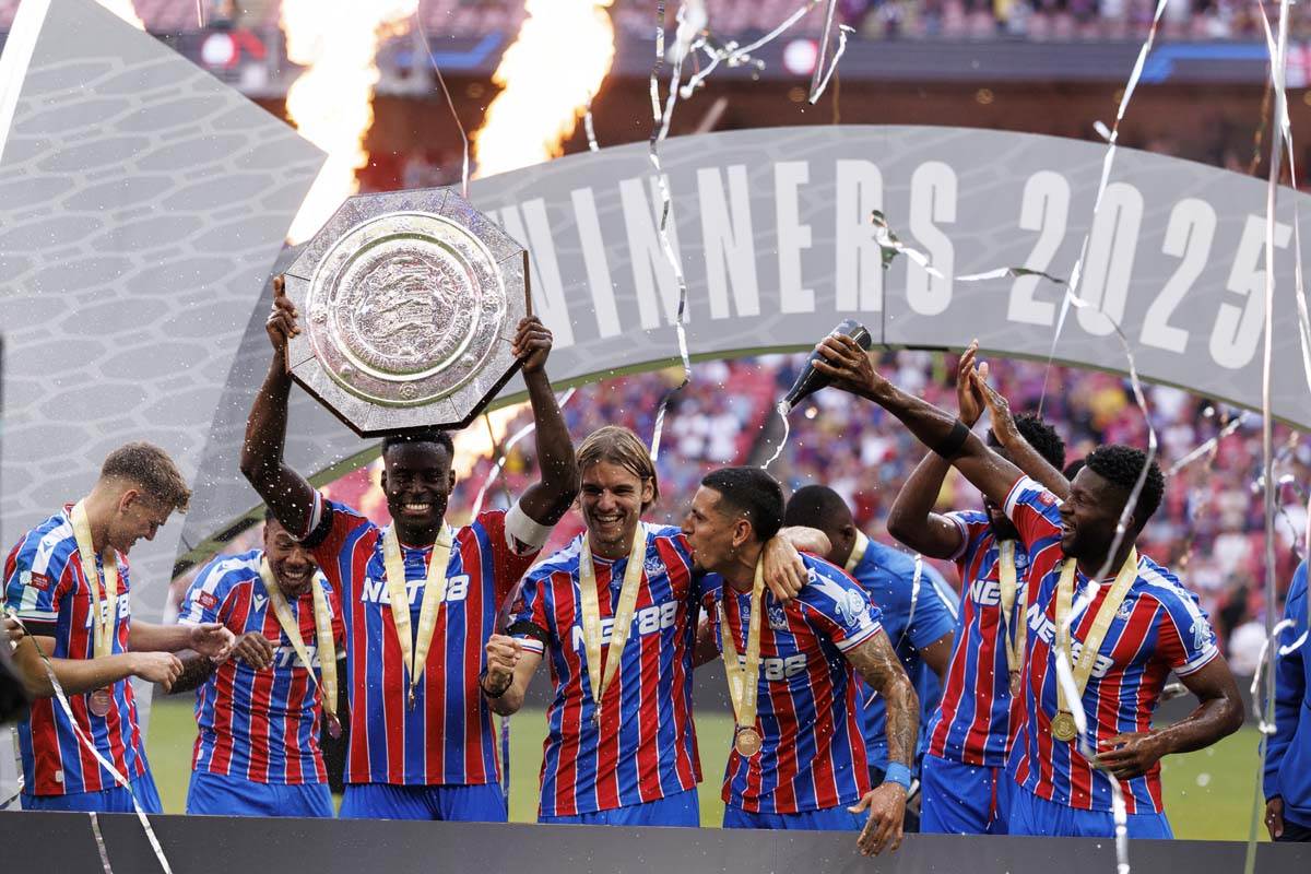 Kristal palas osvojio Komjuniti šild 2.jpg