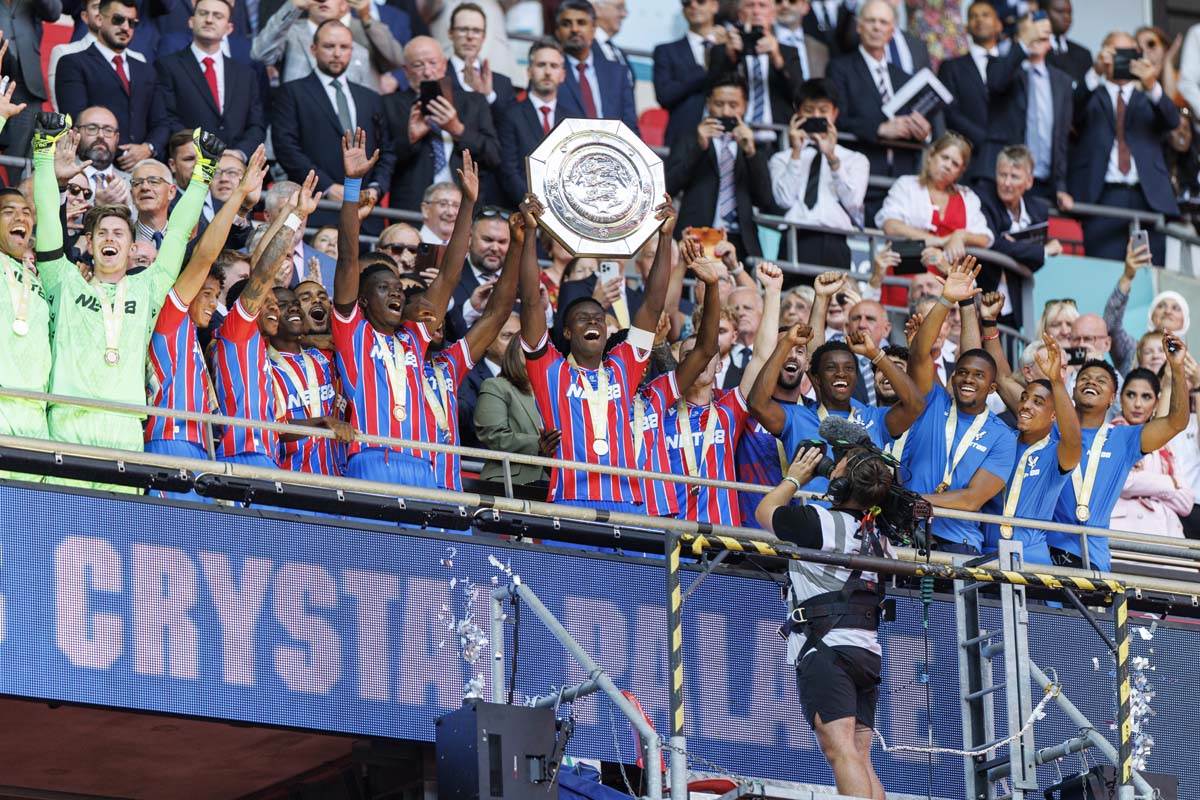 Kristal palas osvojio Komjuniti šild 3.jpg