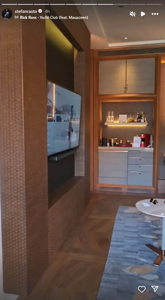 Stefan Đurić Rasta sa devojkom (5).jpg