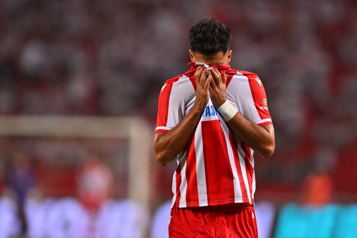 Rodrigao crveni karton na Zvezda Leh