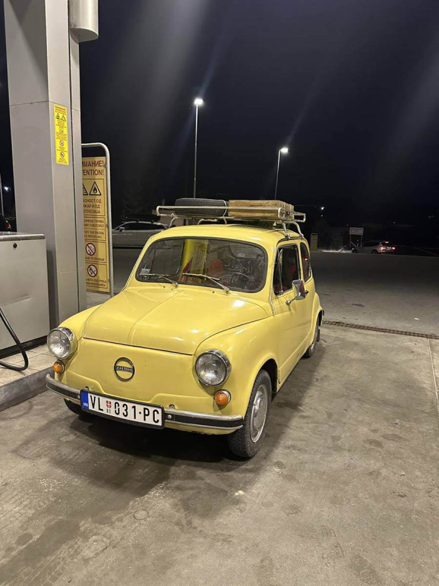 tri druga iz Vlasotinca (2).jpg