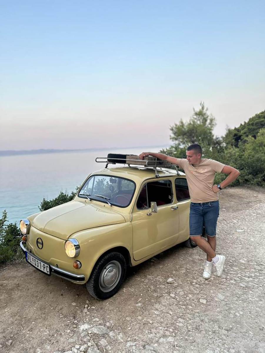 tri druga iz Vlasotinca (9).jpg