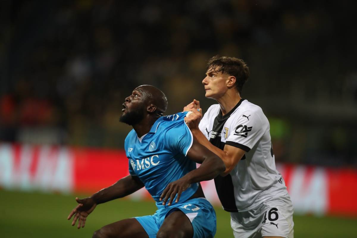 Đovani Leoni i Romelu Lukaku na meču Parme i Napolija