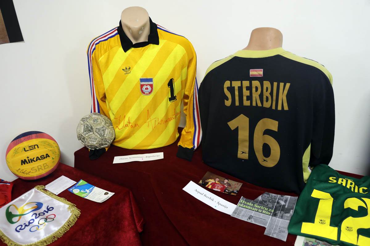 boris_vrhovac_izložba_doboj_ (26).jpg