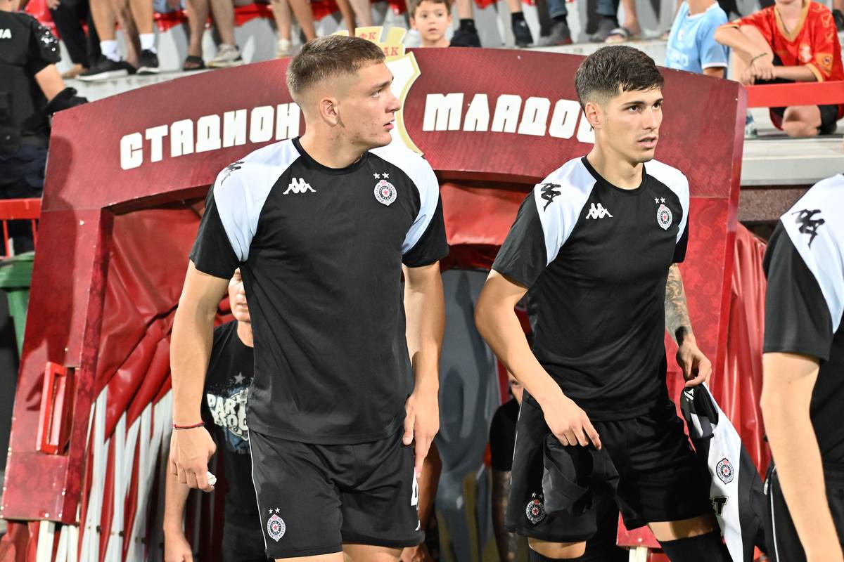 Milan Vukotić i Dušan Jovanović na Hibernijan Partizan