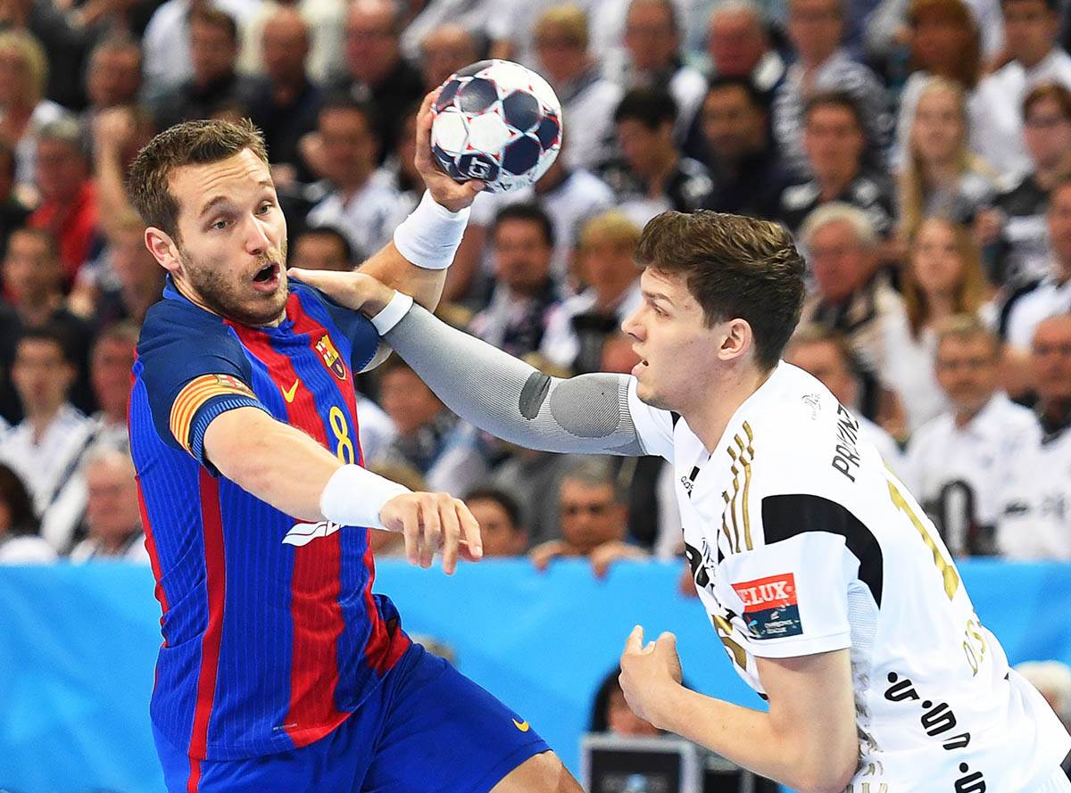 Viktor Tomas  (2).jpg