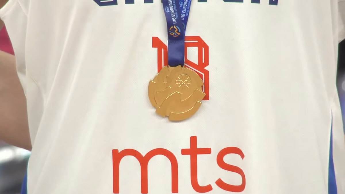 Srbija U16, dodela medalja (4).jpg