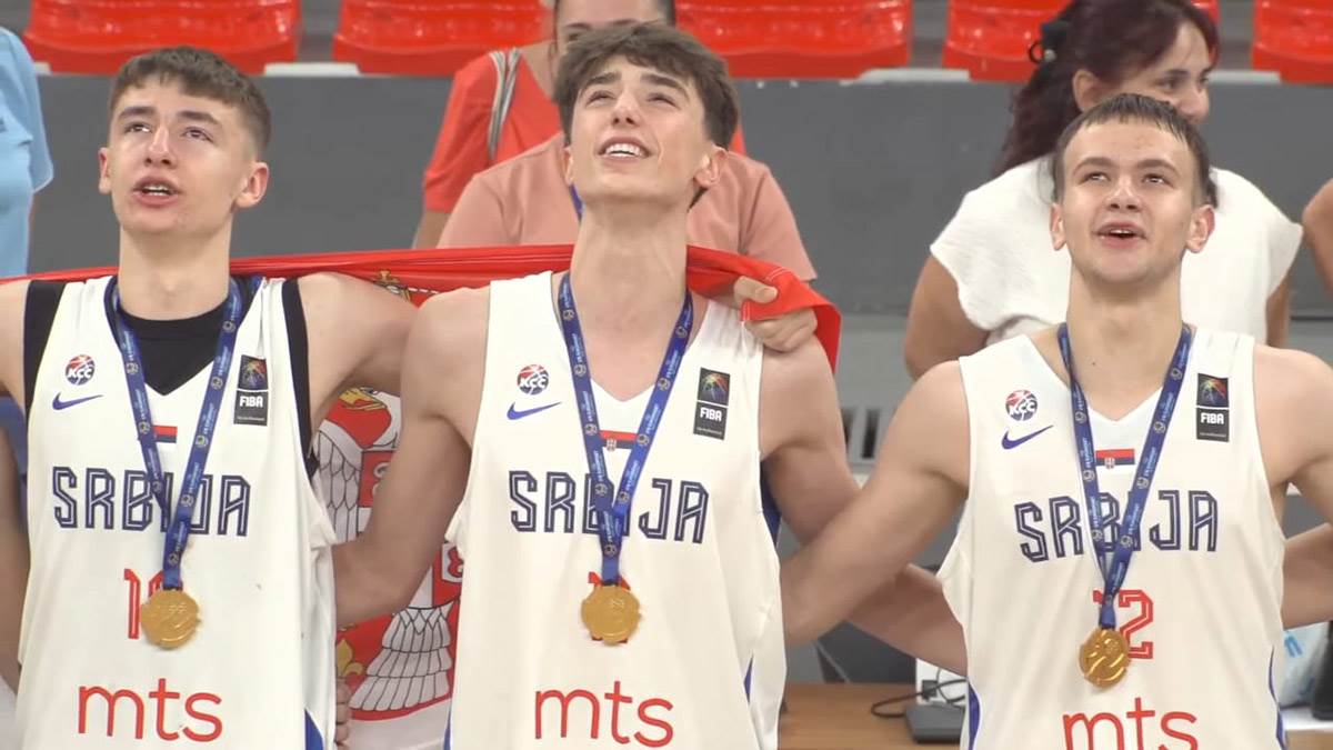 Srbija U16, dodela medalja (6).jpg