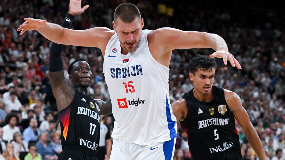 Nikola Jokić na utakmici Nemačka Srbija na Superkupu