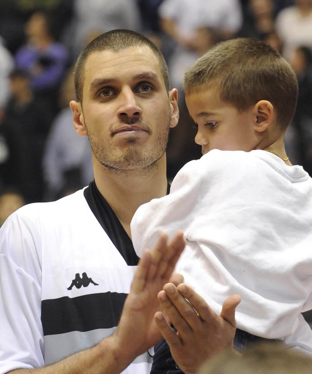 Saša Pavlović sa sinom Lukom 2.jpg