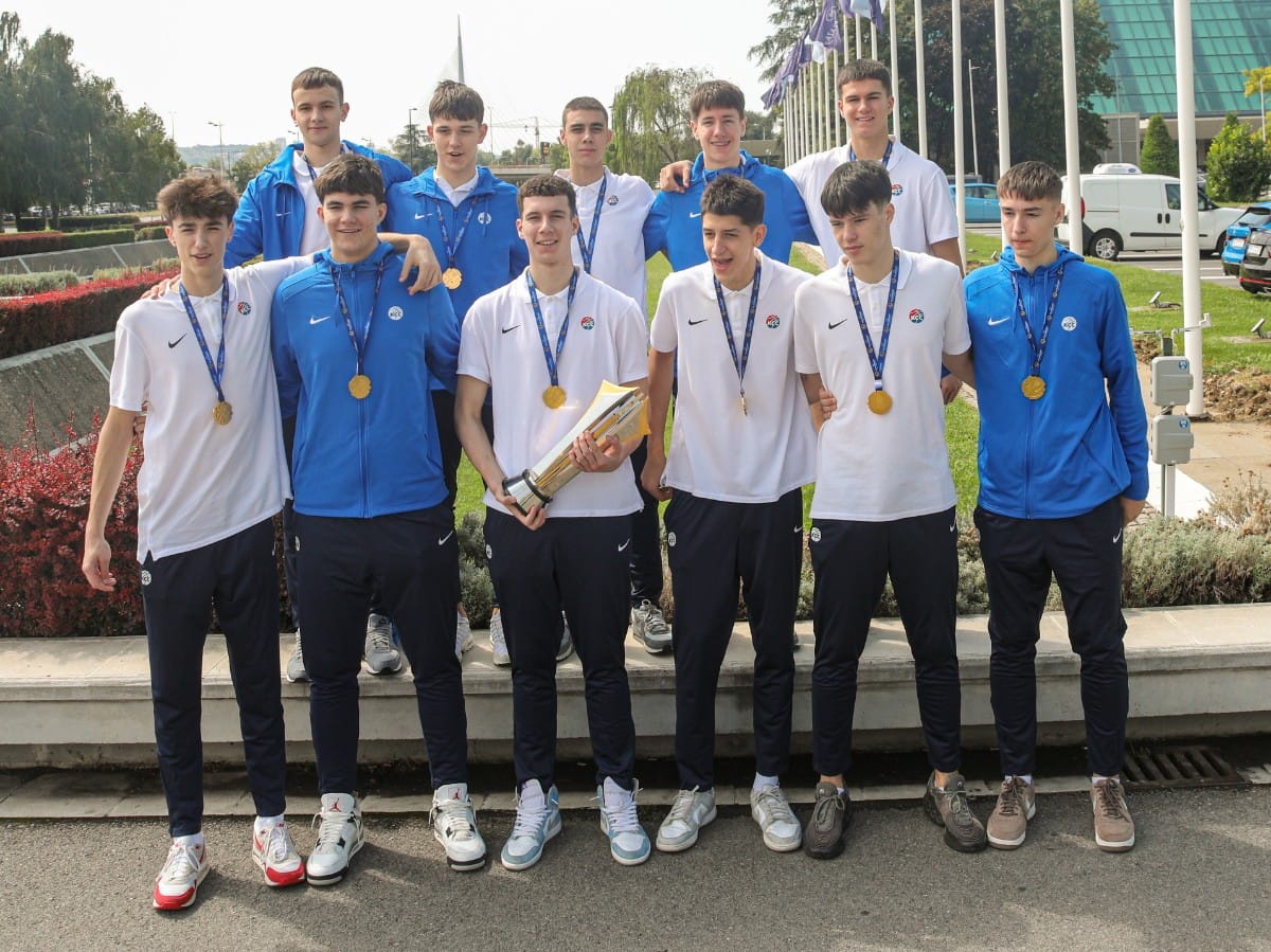 Košarkaši Srbije u16 (2).jpeg