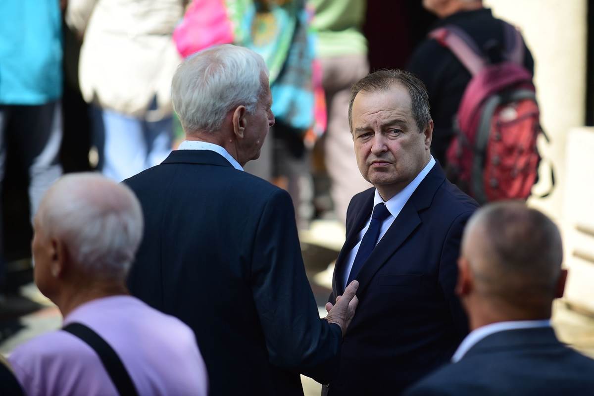 Ivica Dačić na sahrani Den Tane