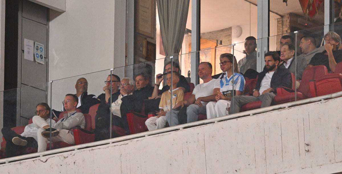 Crvena Zvezda i Pafos loža (5).jpg