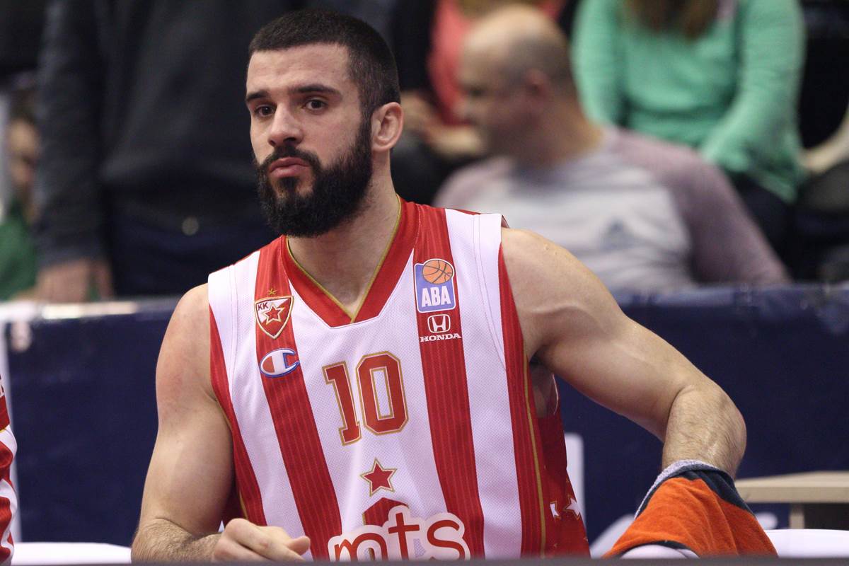 Branko Lazić na klupi posle pada na tribine