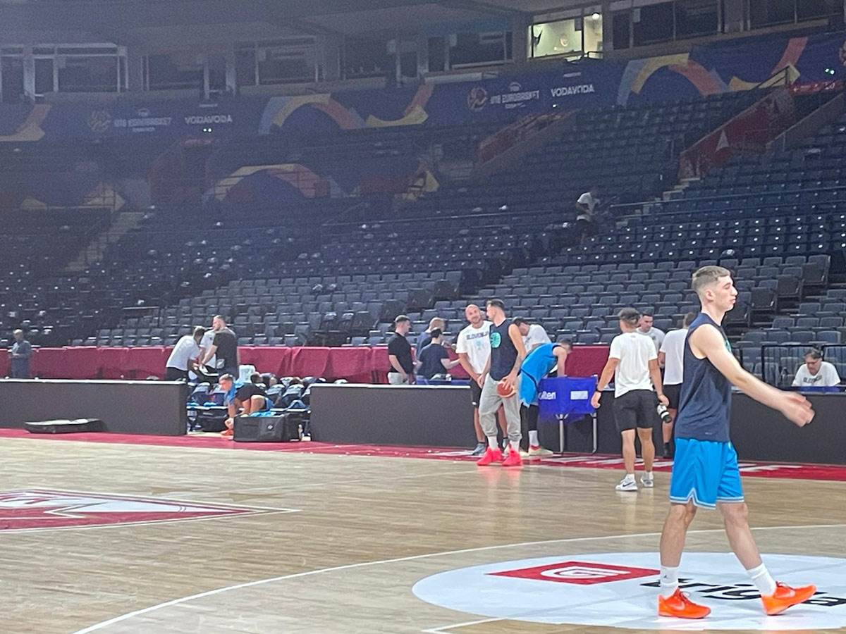 Trening Srbije u areni (1).jpg