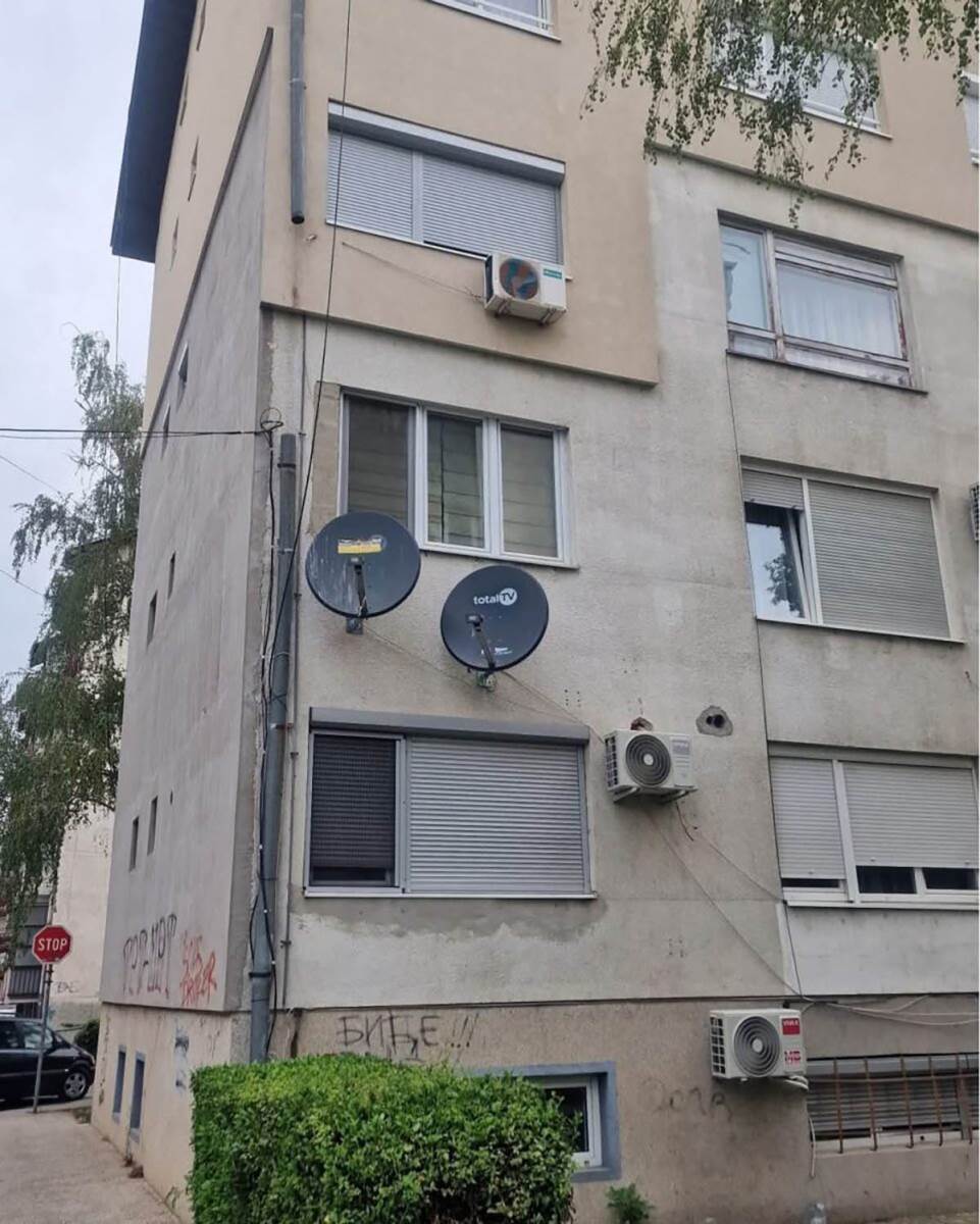 Policajac pao sa četvrtog sprata  (4).jpg