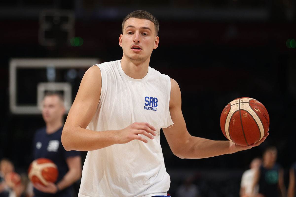 Zagrevanje reprezentacije Srbije pred utakmicu protiv Slovenije (2).jpg