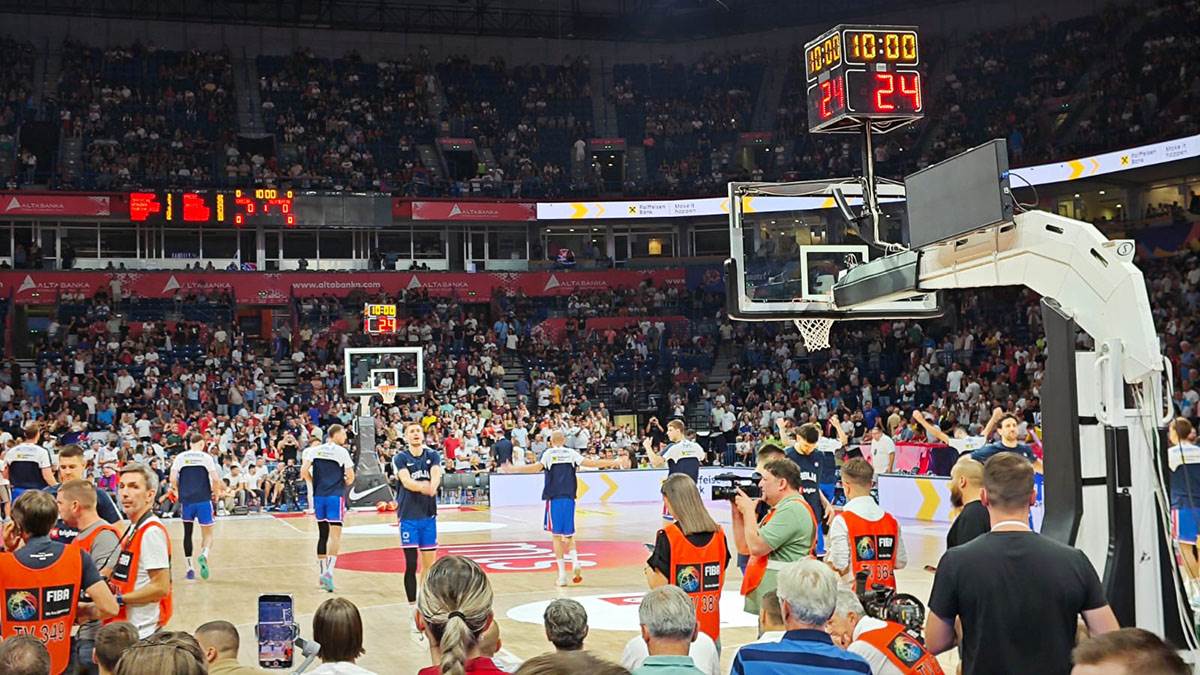 Reprezentacija Srbije, Srbija-Slovenija (2).jpg