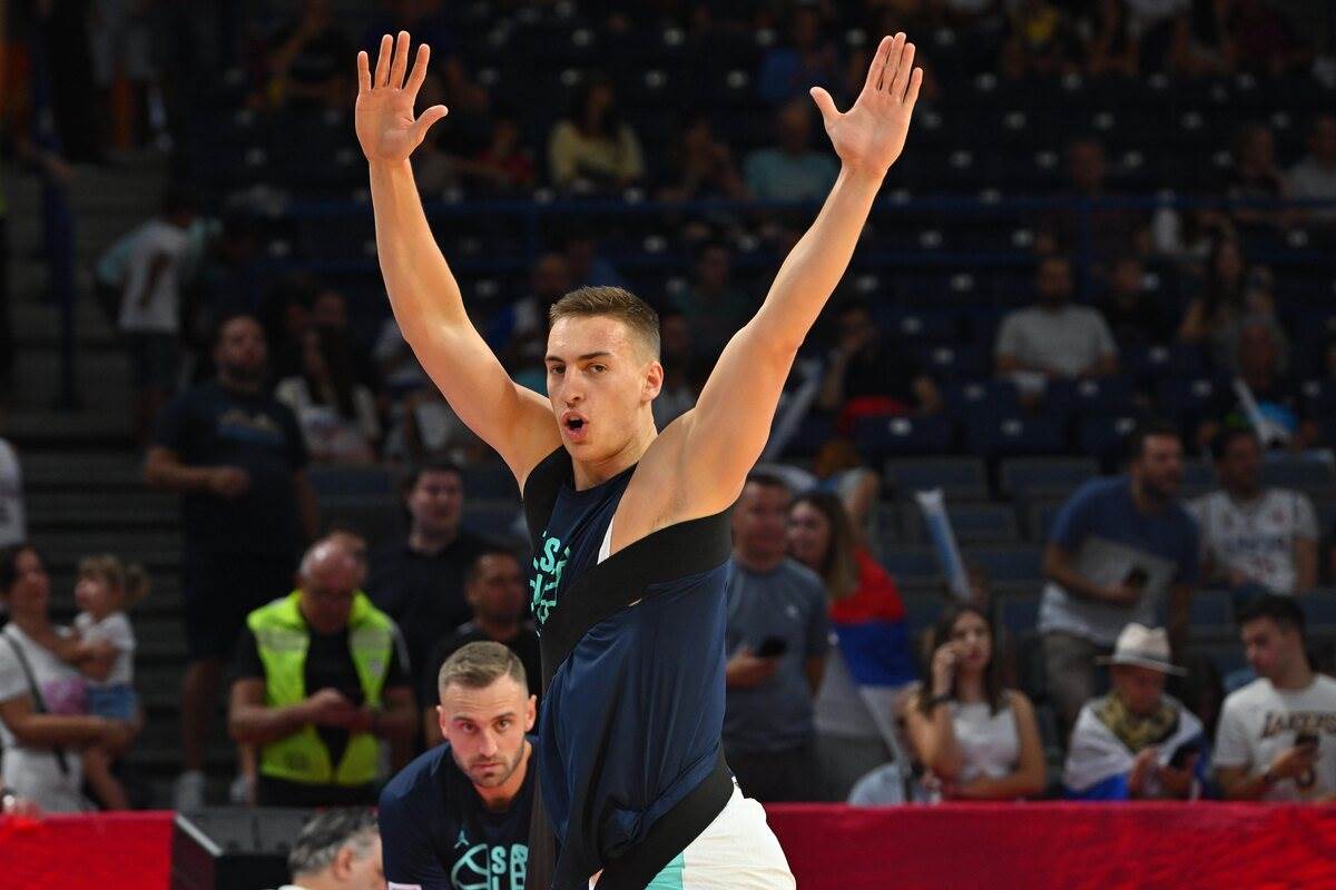 Zagrevanje pred utakmicu Srbija-Slovenija (14).JPG