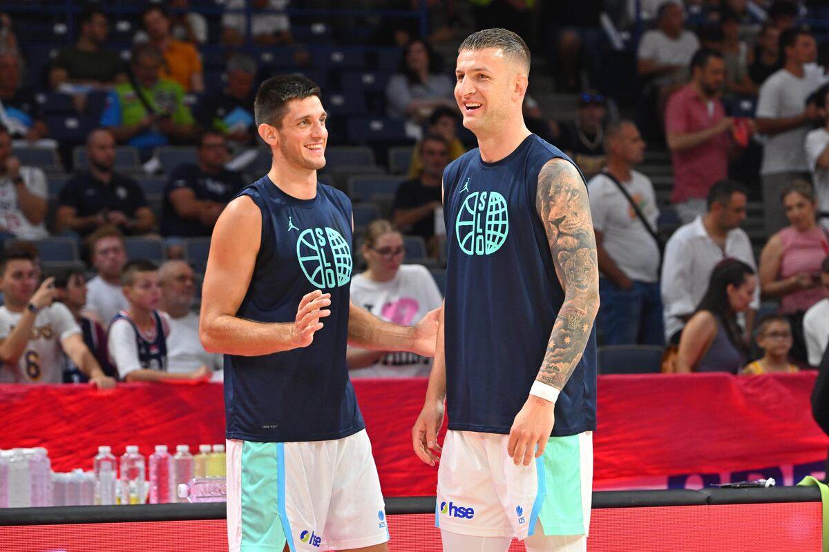 Zagrevanje pred utakmicu Srbija-Slovenija (15).JPG