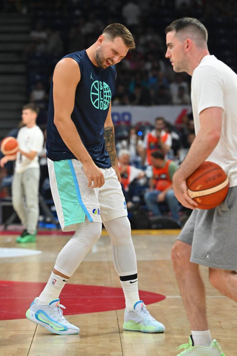 Zagrevanje pred utakmicu Srbija-Slovenija (21).JPG