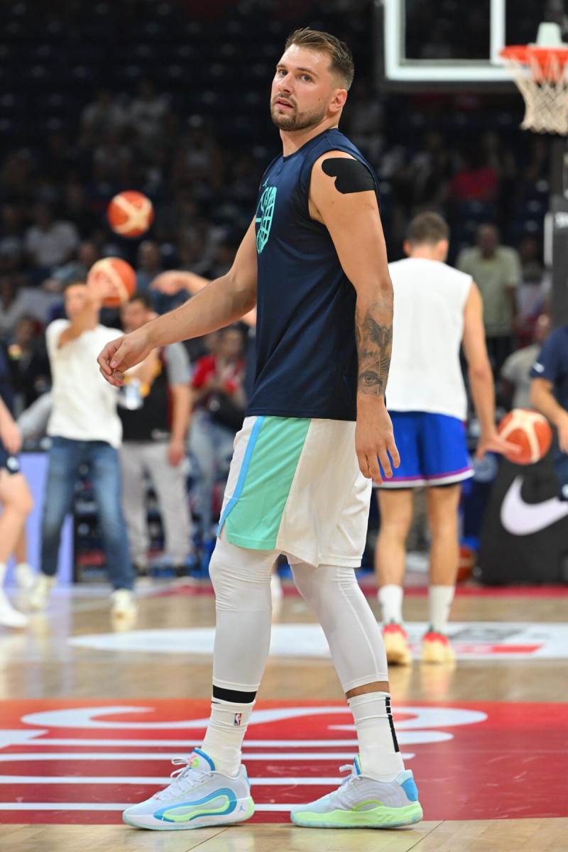 Zagrevanje pred utakmicu Srbija-Slovenija (22).JPG