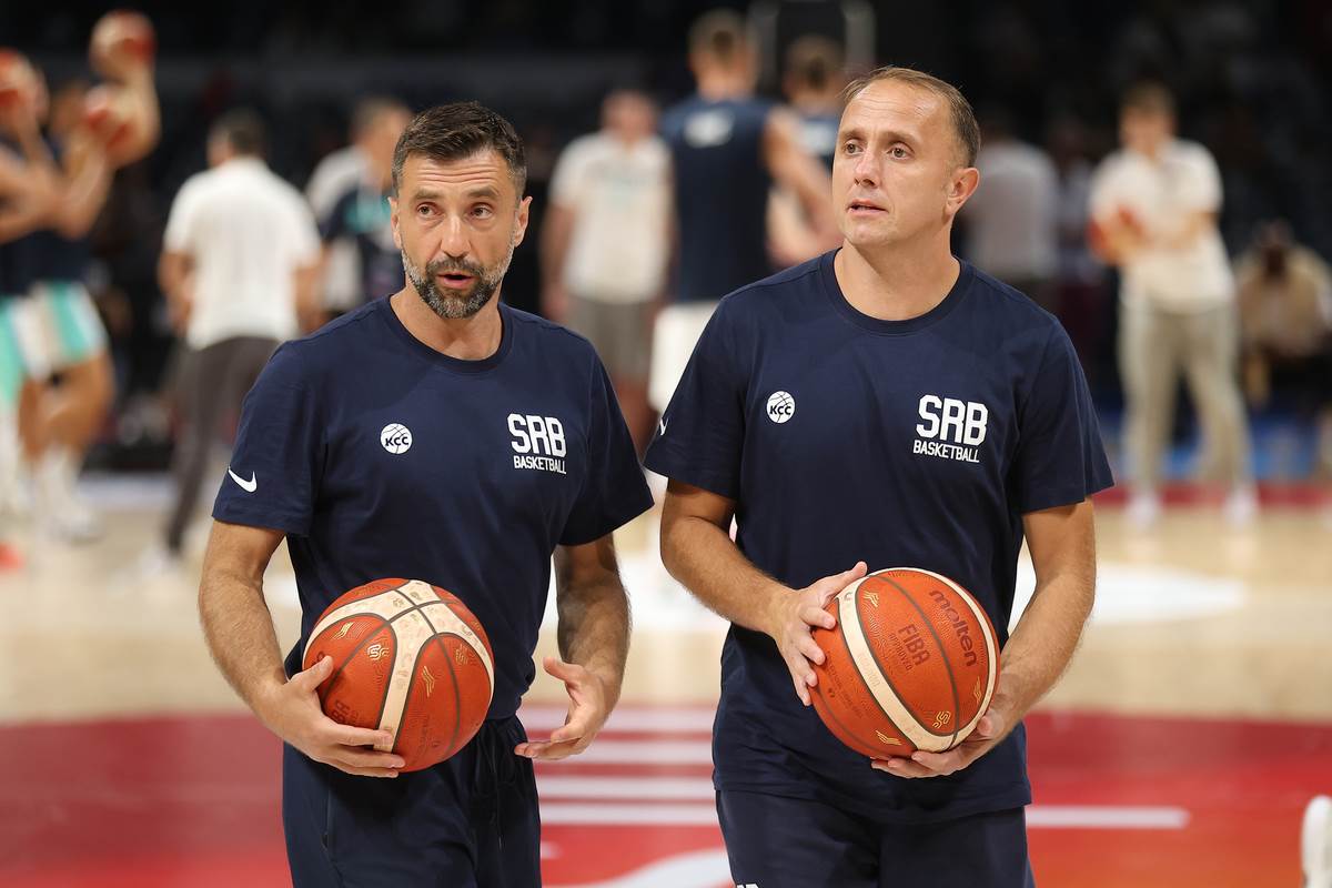 Zagrevanje pred utakmicu Srbija-Slovenija (7).JPG