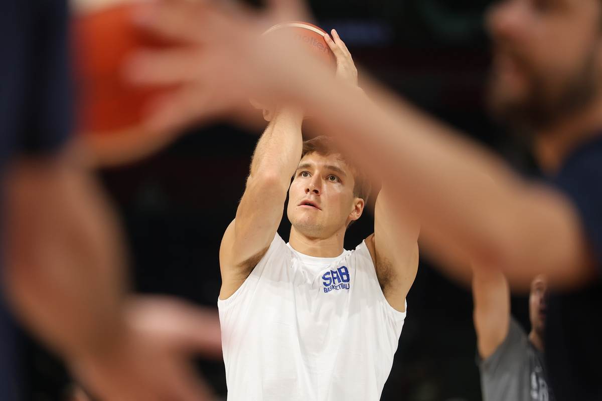 Zagrevanje pred utakmicu Srbija-Slovenija (1).JPG