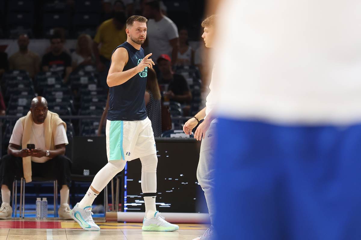 Zagrevanje pred utakmicu Srbija-Slovenija (5).JPG