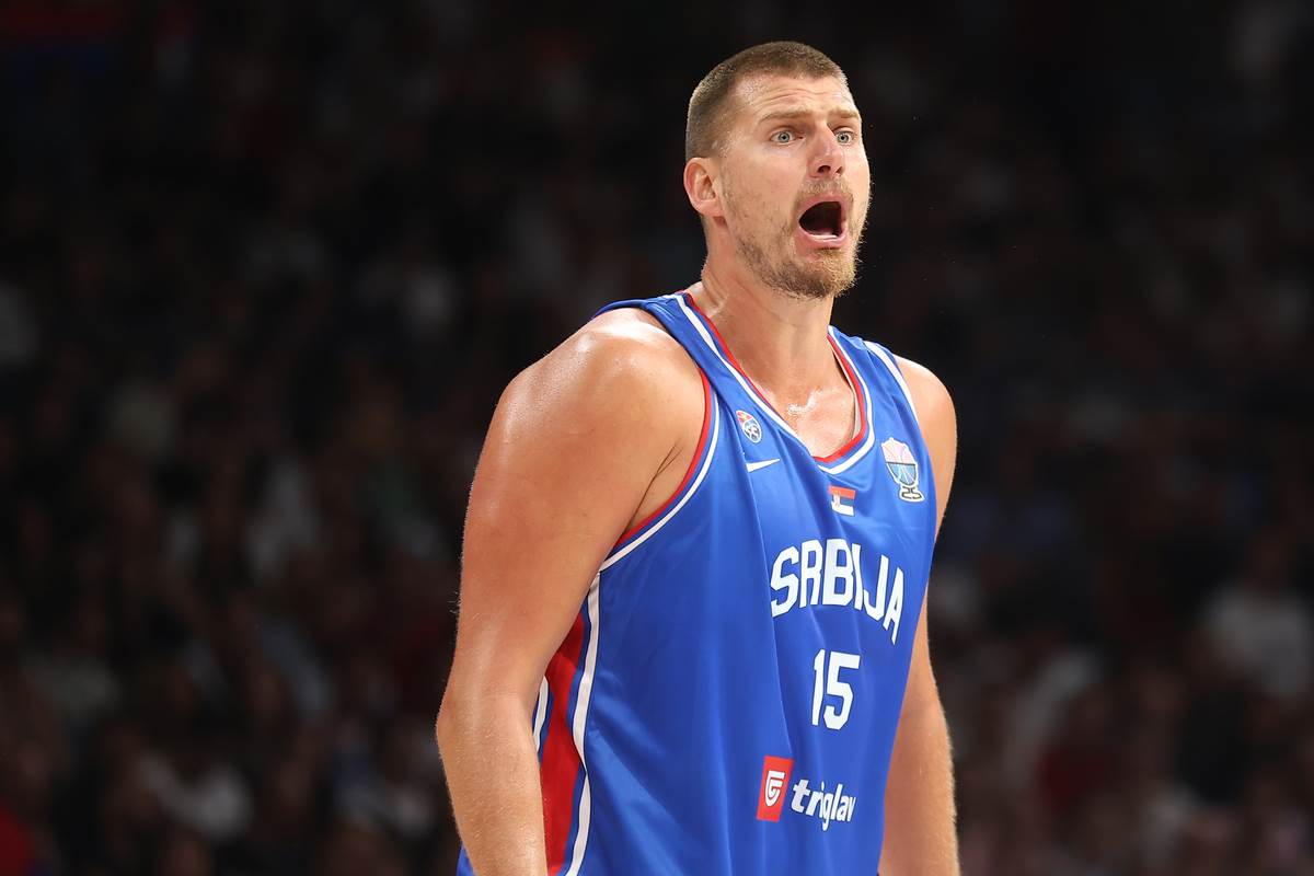 Nikola Jokić u dresu Srbije protiv Slovenije