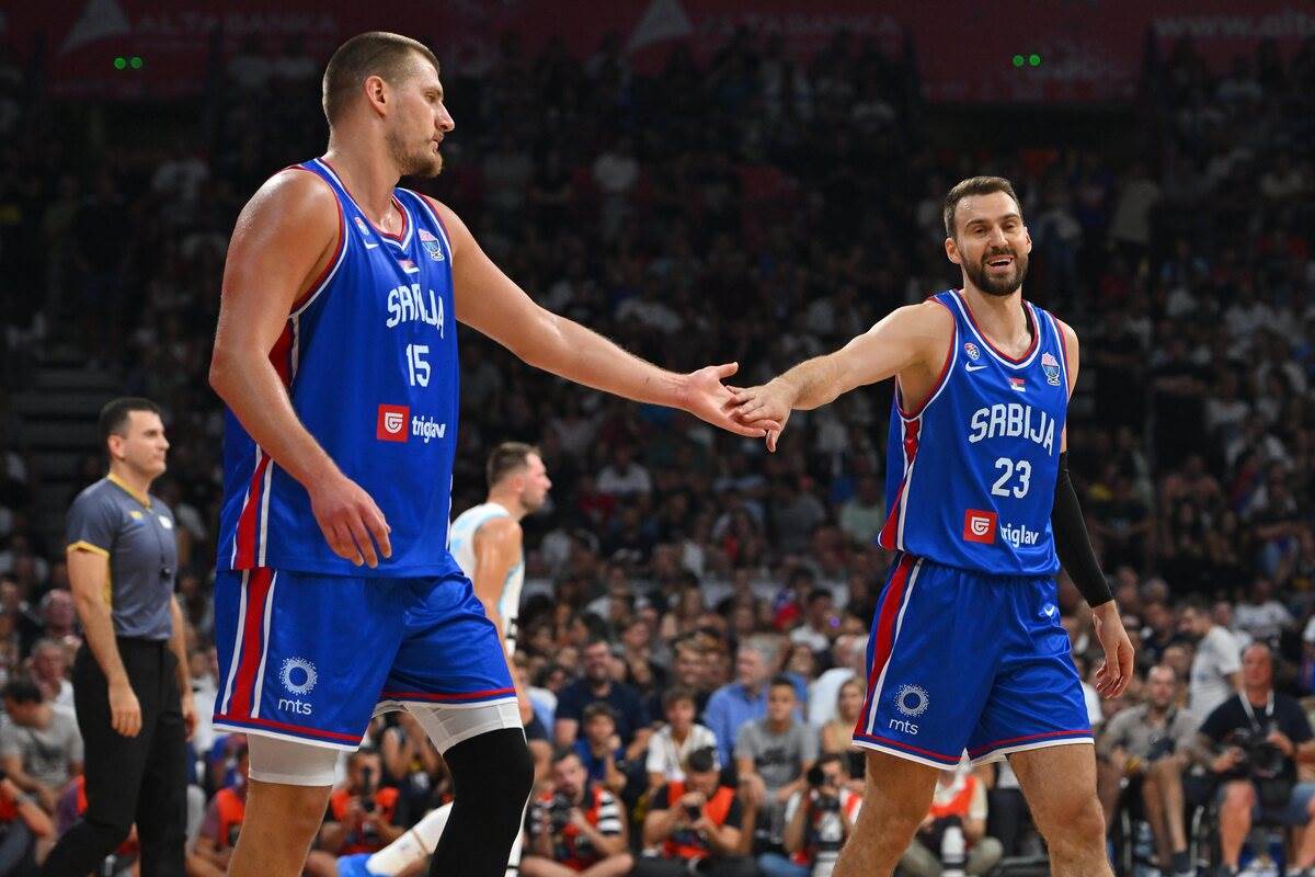 Nikola Jokić i Marko Gudurić na utakmici Srbija Slovenija