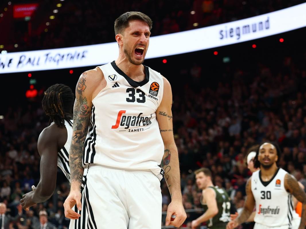 Akile Polonara slavi koš u Virtusu