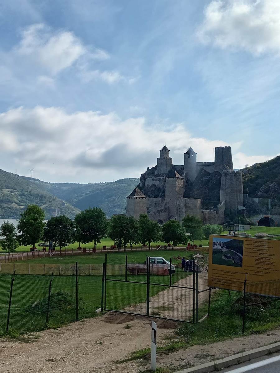 Golubačka tvrđava (2).jpg