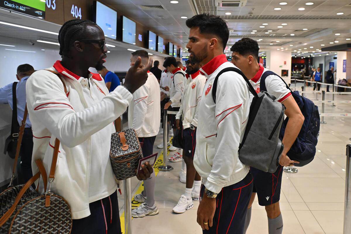 Crvena Zvezda na aerodromu (5) copy.jpg