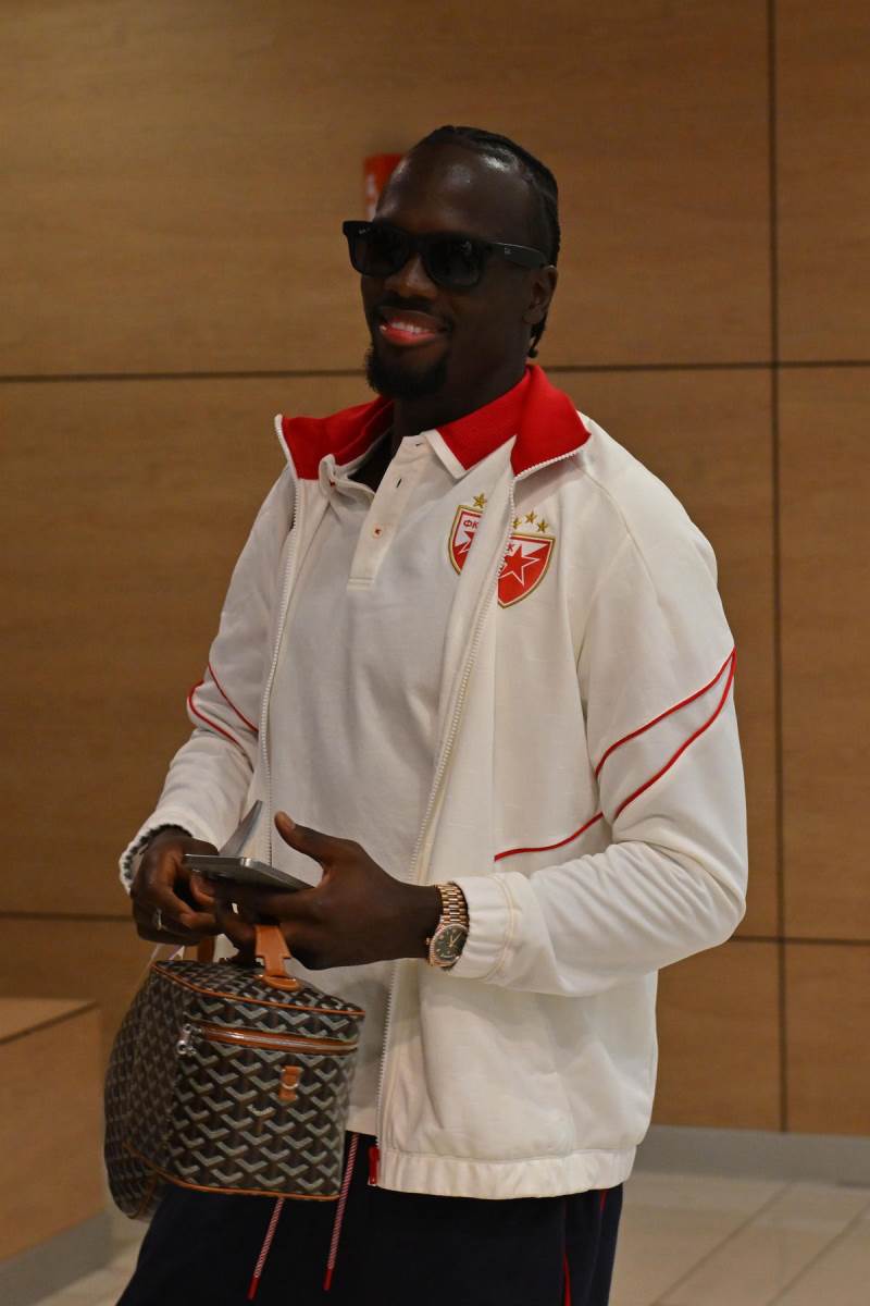 Crvena Zvezda na aerodromu (11) copy.jpg