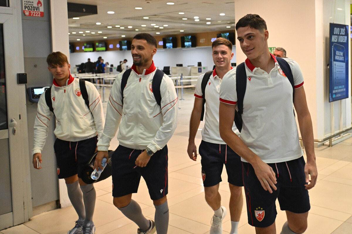 Crvena Zvezda na aerodromu (12) copy.jpg