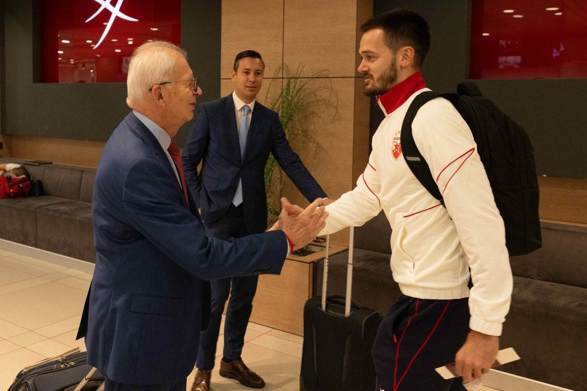 Crvena Zvezda na aerodromu (13) copy.jpg