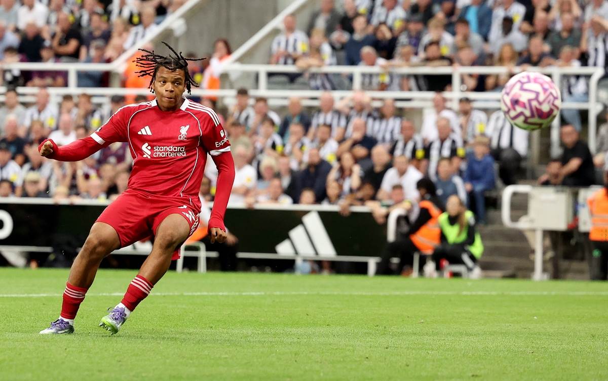 Rio Ngumoa dao gol za pobedu na Njukasl Liverpul