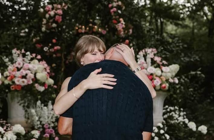 Tejlor Svift i Trevis Kelsi veridba