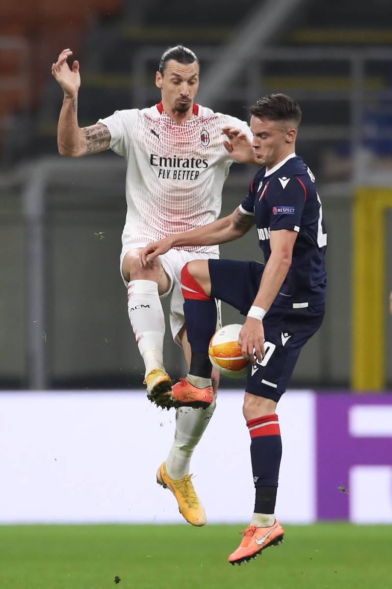 Zlatan Ibrahimović protiv Njegoša Petrovića iz Crvene zvezde u Ligi Evrope
