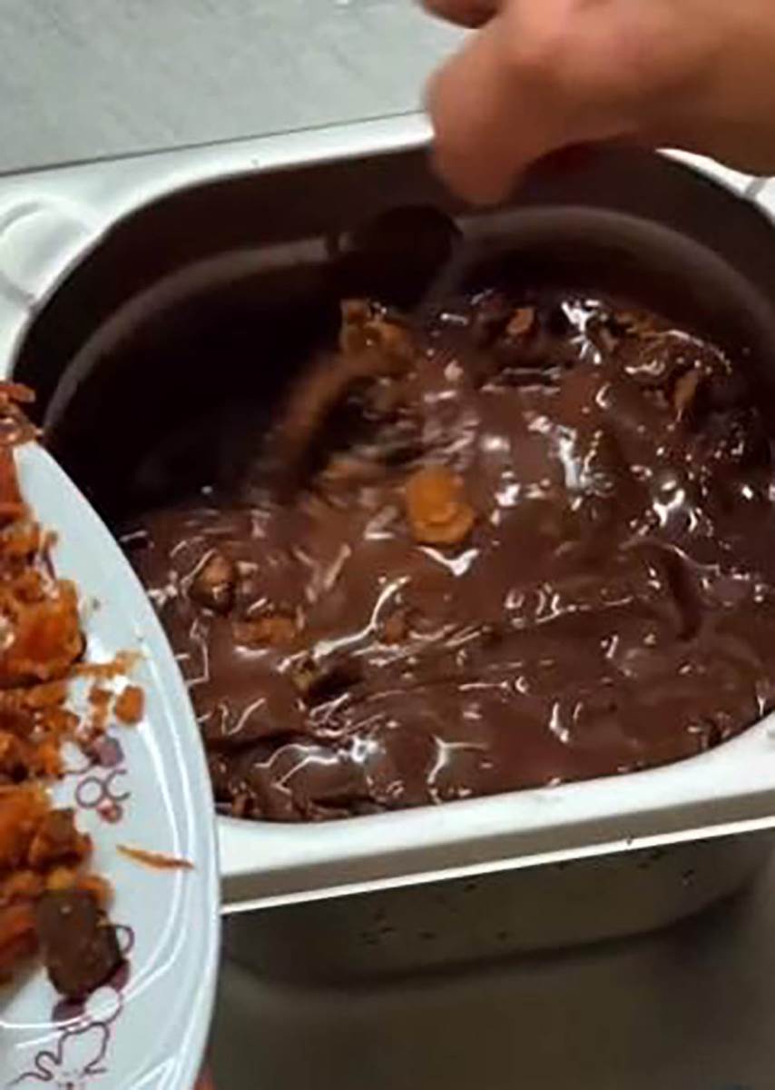 Čokolada sa čvarcima (6).jpg