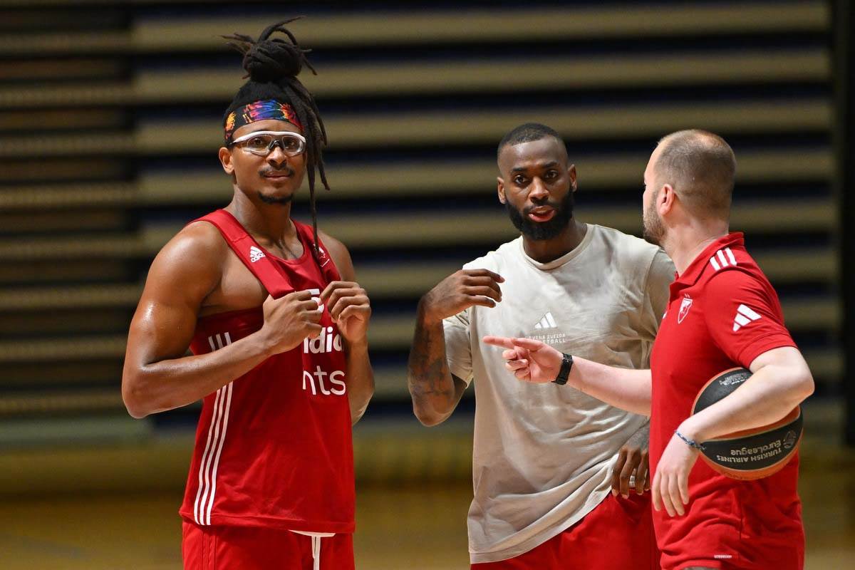 KK Crvena Zvezda 2.jpg