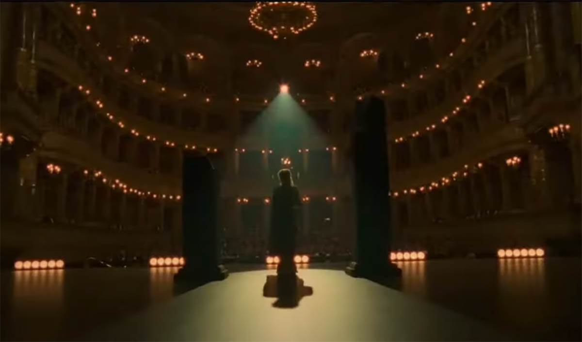 film Couture Anđelina Džoli (6).jpg