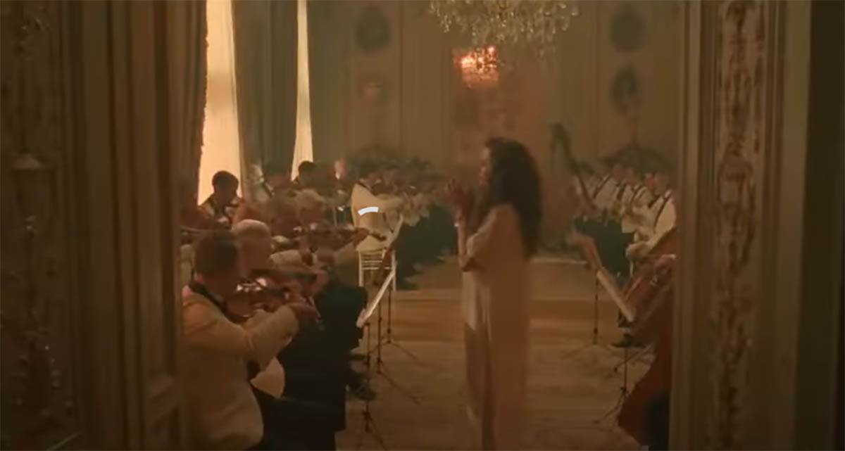 film Couture Anđelina Džoli (7).jpg