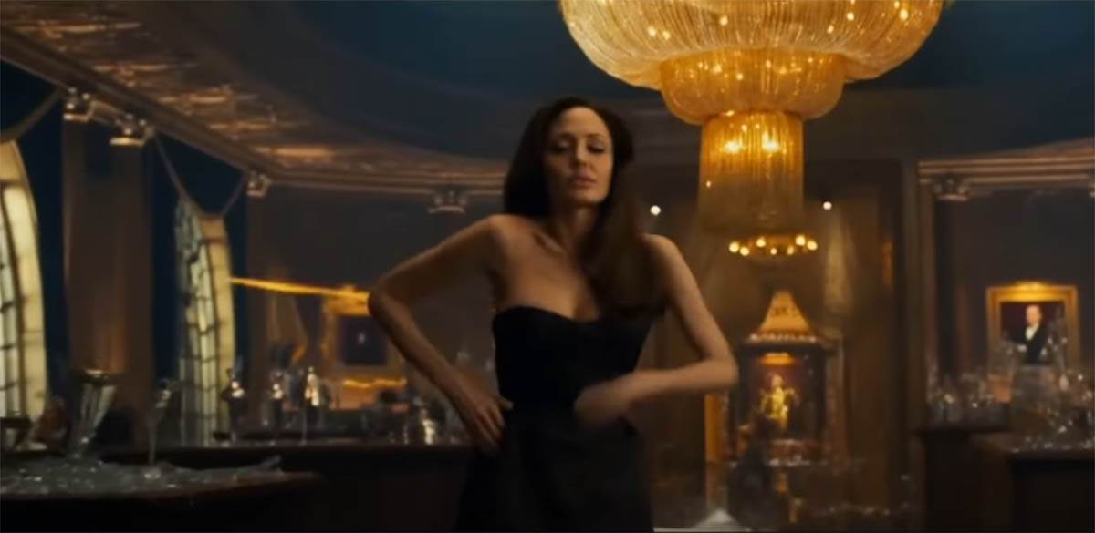 film Couture Anđelina Džoli (8).jpg