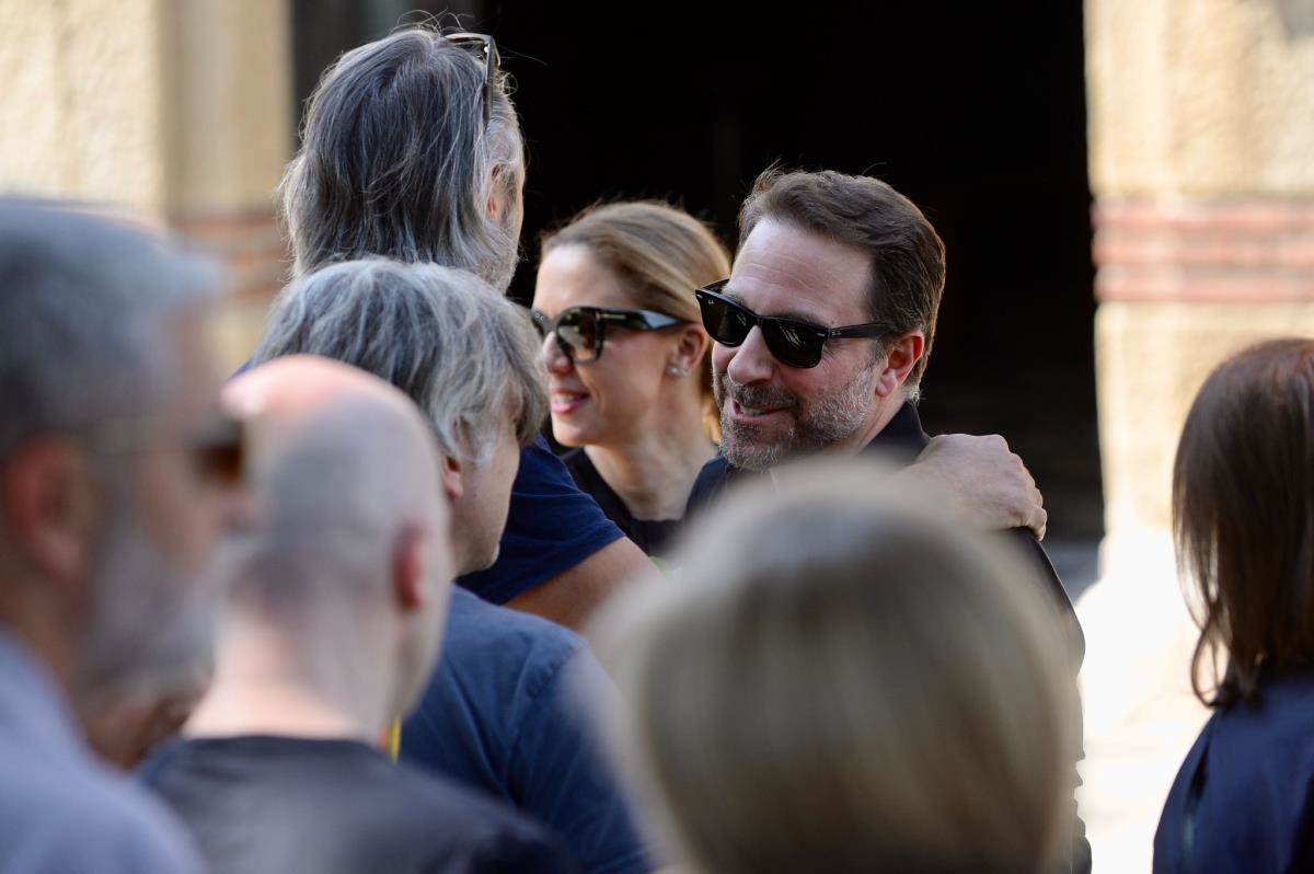 Supruga Gordana Kičića na ispraćaju za kremaciju Branislava Kičića 1.jpeg