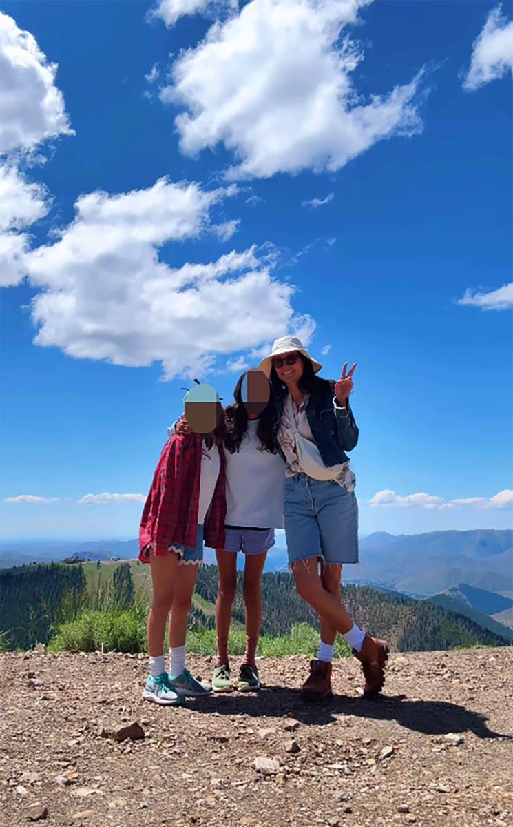 Brus Vilis supruga Ema Heming Vilis ćerke (5).jpg