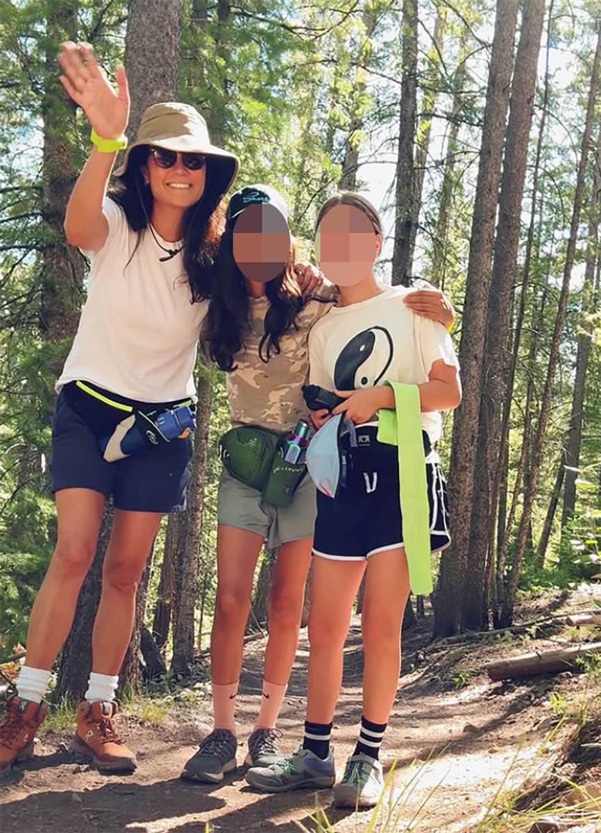 Brus Vilis supruga Ema Heming Vilis ćerke (6).jpg